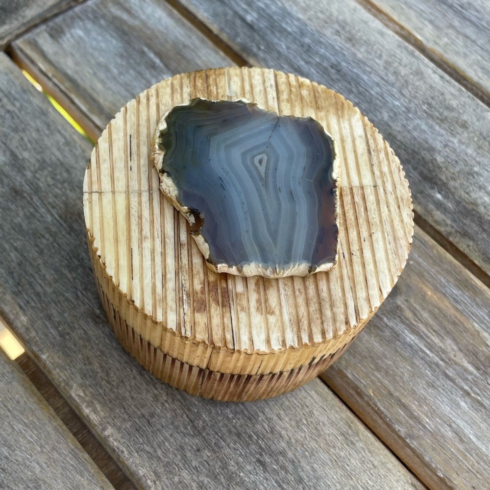 GLOBAL VIEWS Chiseled Bone & Agate Quartz Decor Box - Trinket Jewelry Storage